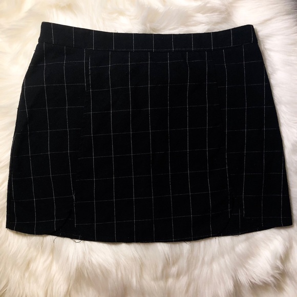 Brandy Melville grid skirt - Picture 2 of 3